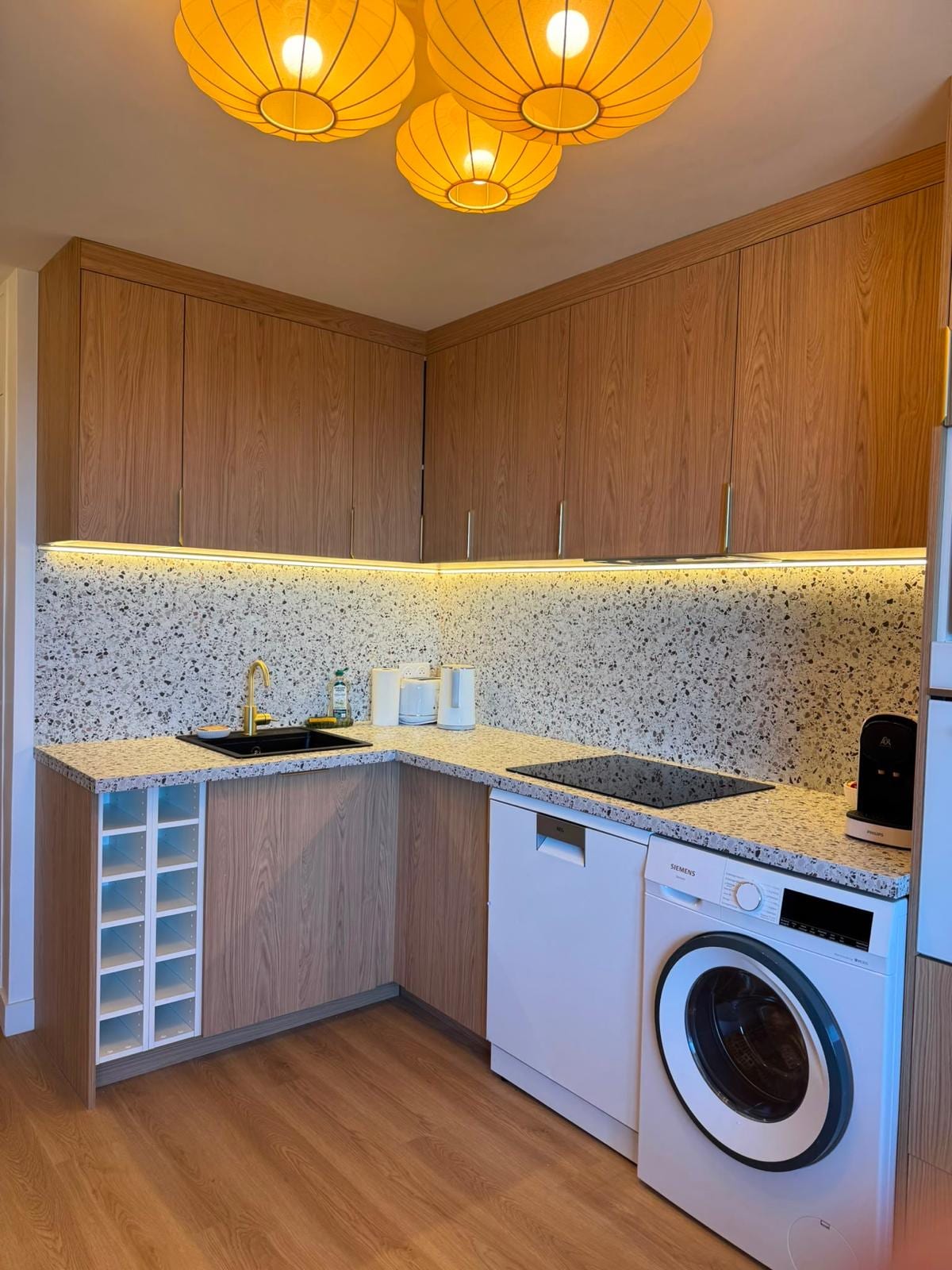 Cuisine avec éclairage LED intégré réalisé par Rolitech